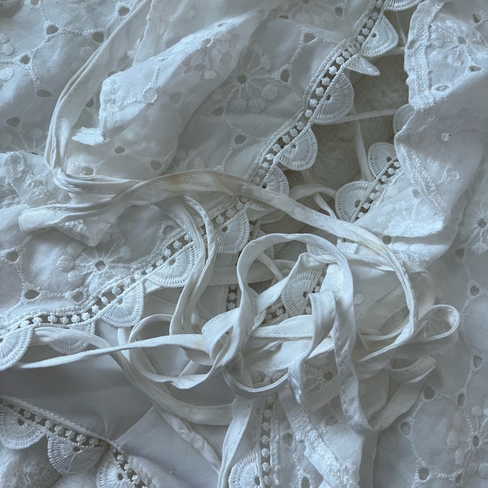 DO+BE White Eyelet Lace Blouse - Picture 7 of 7